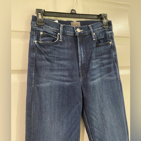 Mother The High Waisted Runaway Jeans In Tongue And Chic Dark Wash Size 26 Flare - Picture 2 of 13